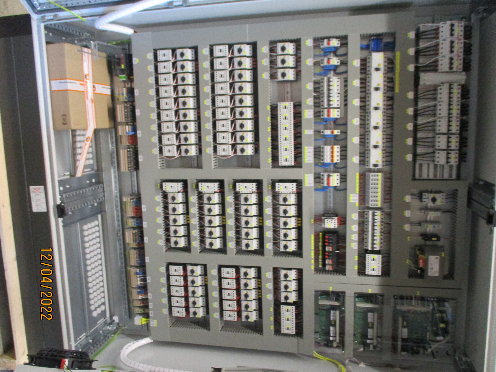 Control cabinet Layer 5R/4T UV 600